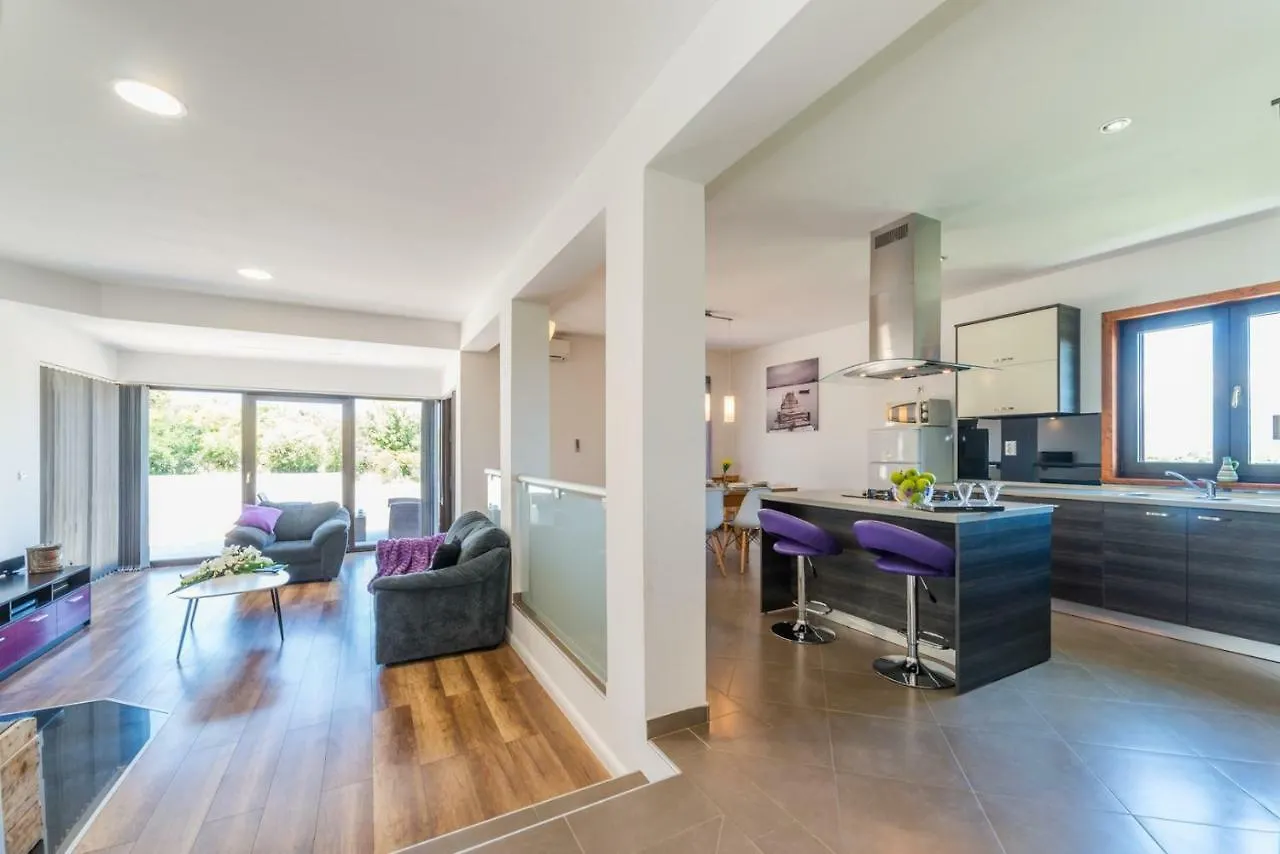Villa Maslina With Private Pool On Quiet Location - By Ta Leut Agency Nin 0*,