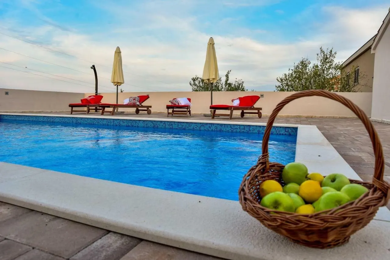 Villa Maslina With Private Pool On Quiet Location - By Ta Leut Agency Nin 0*,